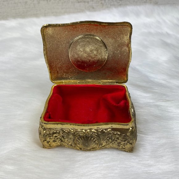 Vintage Japan Courting Couple Cameo Trinket Box - Picture 6 of 9